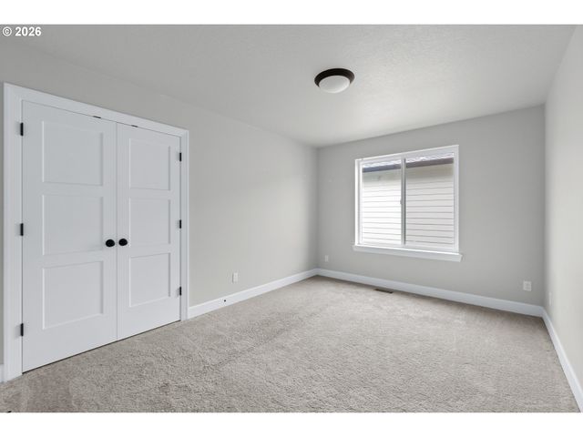 1762 N OAK St, Canby, OR 97013