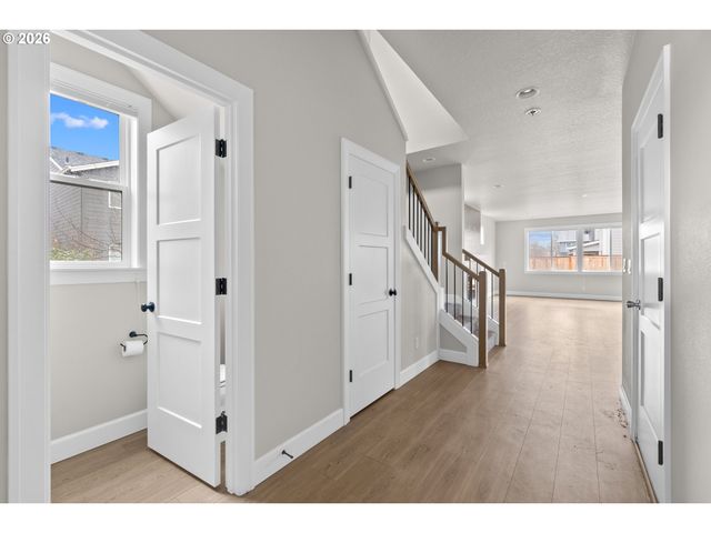 1762 N OAK St, Canby, OR 97013