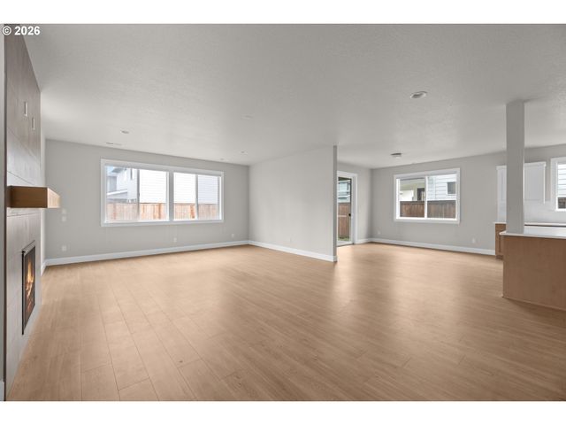 1762 N OAK St, Canby, OR 97013