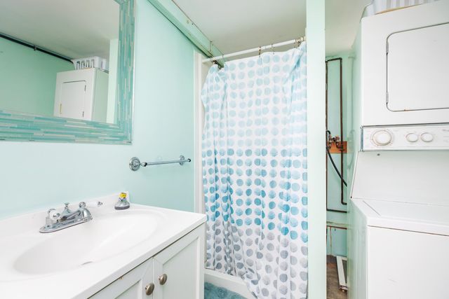 12 Manchester Street, Hampton, NH 03842