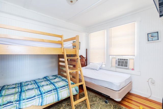 12 Manchester Street, Hampton, NH 03842