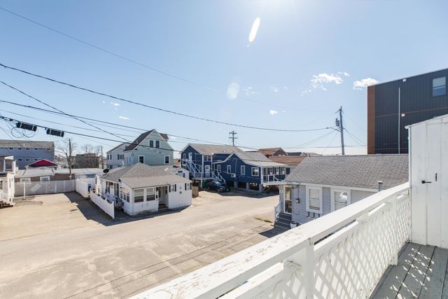 12 Manchester Street, Hampton, NH 03842