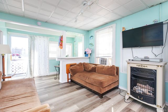 12 Manchester Street, Hampton, NH 03842