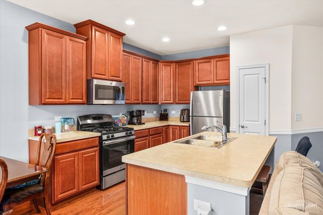 1648 COLCHESTER Lane, Aurora, IL 60505