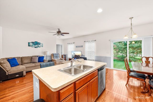 1648 COLCHESTER Lane, Aurora, IL 60505