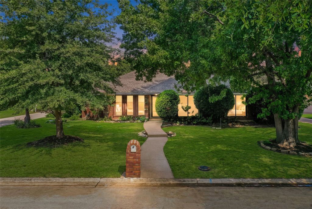229 Turpin Drive, Highland Village, TX 75077 — exterior