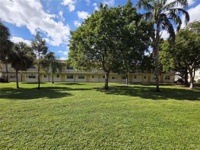 4160 NW 21st St 124D, Lauderhill, FL 33313