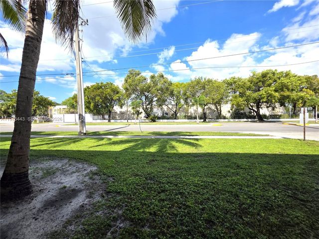 4160 NW 21st St 124D, Lauderhill, FL 33313