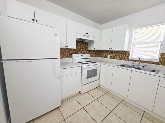 4160 NW 21st St 124D, Lauderhill, FL 33313