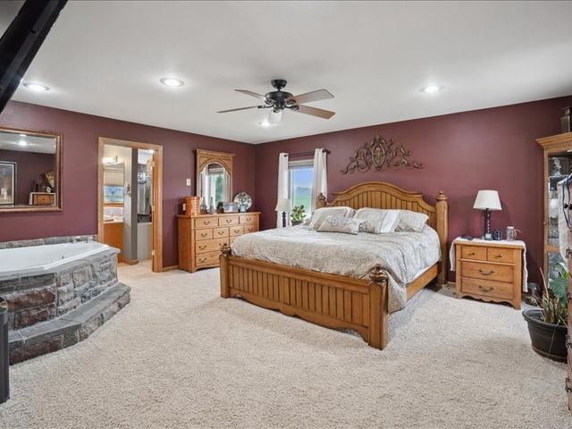 3752 Lacina Drive SW, Iowa City, IA 52240