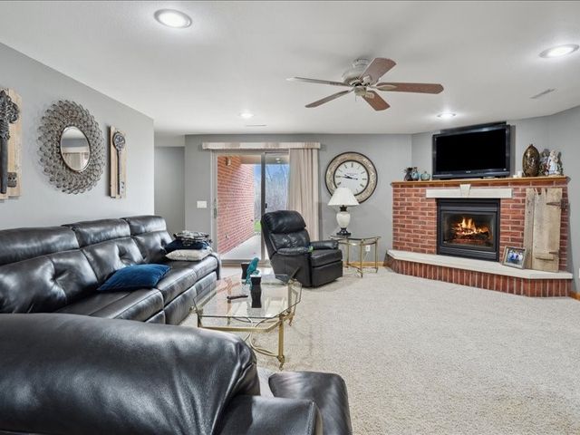 3752 Lacina Drive SW, Iowa City, IA 52240