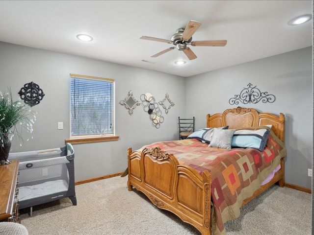 3752 Lacina Drive SW, Iowa City, IA 52240