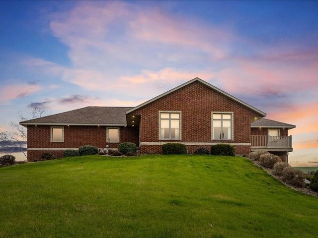 3752 Lacina Drive SW, Iowa City, IA 52240