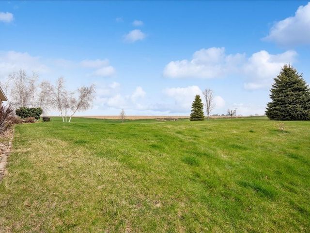 3752 Lacina Drive SW, Iowa City, IA 52240