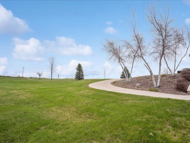 3752 Lacina Drive SW, Iowa City, IA 52240