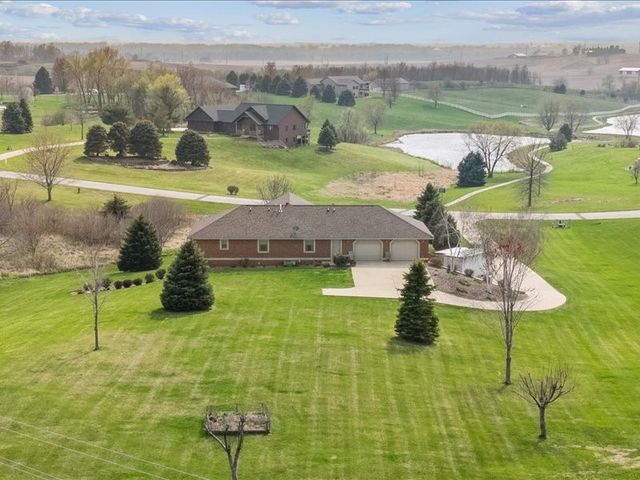 3752 Lacina Drive SW, Iowa City, IA 52240