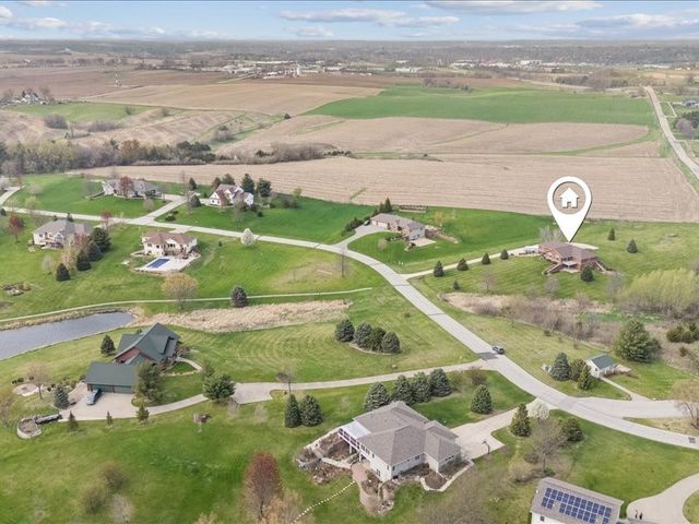 3752 Lacina Drive SW, Iowa City, IA 52240