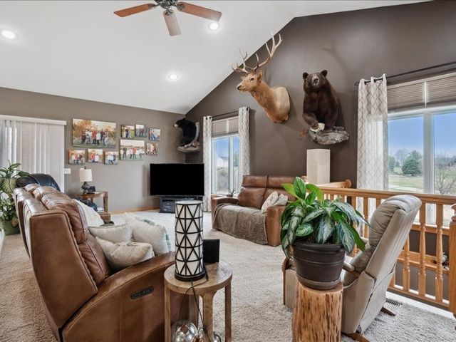 3752 Lacina Drive SW, Iowa City, IA 52240