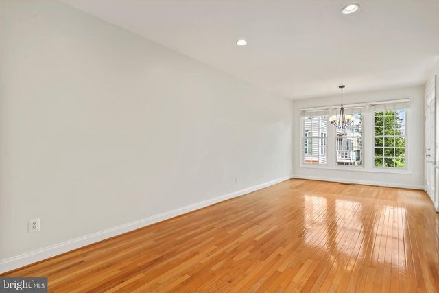 6806 WITTON CIR, Gainesville, VA 20155