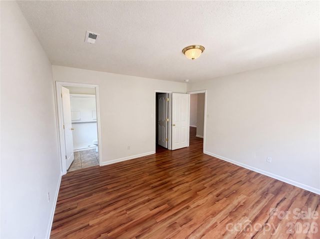 6318 Whispering Brook Court, Charlotte, NC 28216