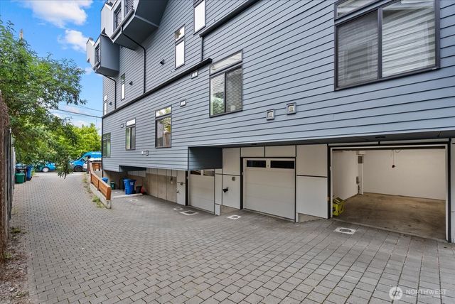 966 N Allen Place, Seattle, WA 98103