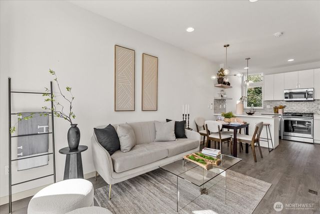 966 N Allen Place, Seattle, WA 98103