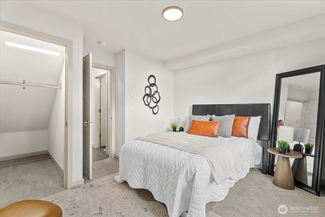 966 N Allen Place, Seattle, WA 98103