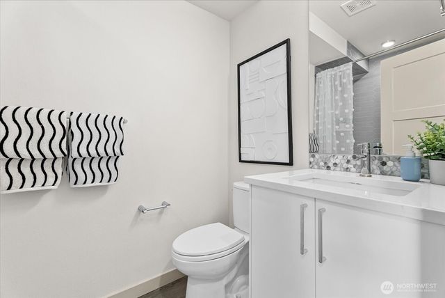 966 N Allen Place, Seattle, WA 98103