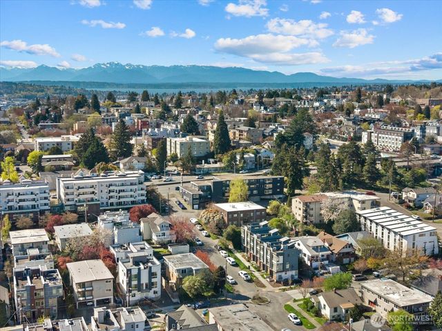 966 N Allen Place, Seattle, WA 98103