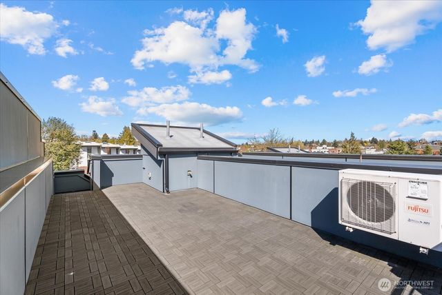 966 N Allen Place, Seattle, WA 98103
