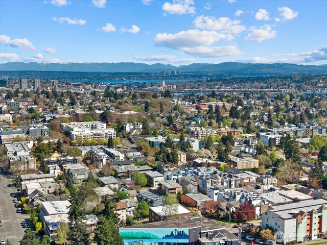 966 N Allen Place, Seattle, WA 98103