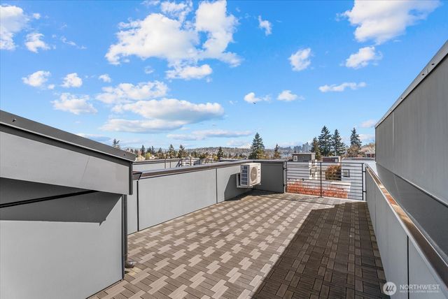 966 N Allen Place, Seattle, WA 98103