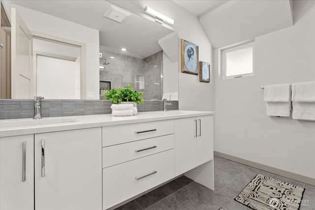 966 N Allen Place, Seattle, WA 98103