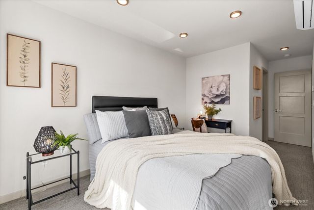966 N Allen Place, Seattle, WA 98103