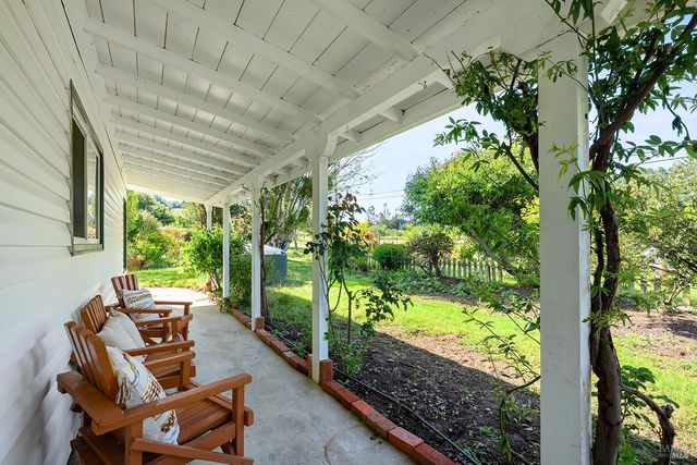 431 Sexton Rd, Sebastopol, CA 95472