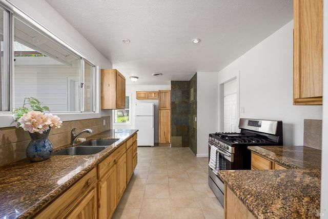 431 Sexton Rd, Sebastopol, CA 95472