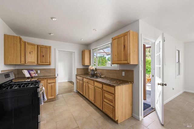 431 Sexton Rd, Sebastopol, CA 95472