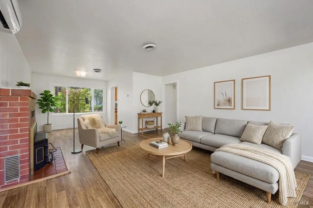 431 Sexton Rd, Sebastopol, CA 95472