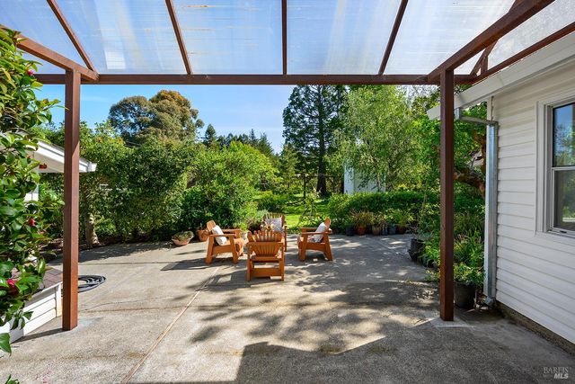 431 Sexton Rd, Sebastopol, CA 95472