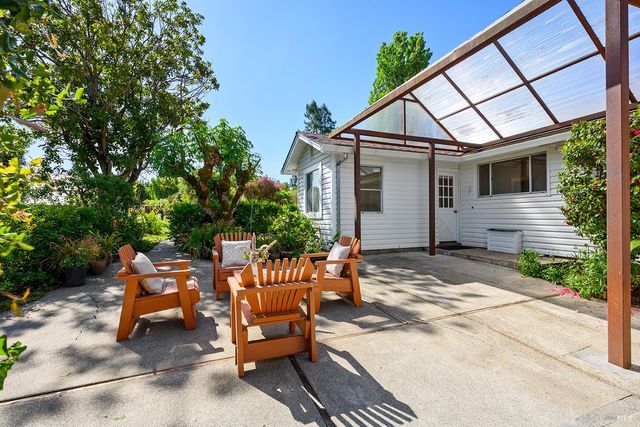 431 Sexton Rd, Sebastopol, CA 95472