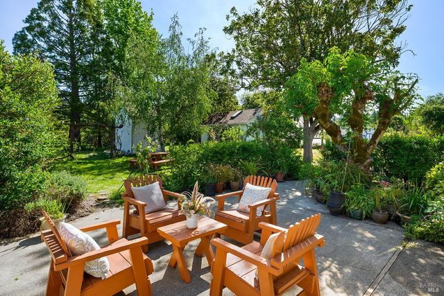 431 Sexton Rd, Sebastopol, CA 95472