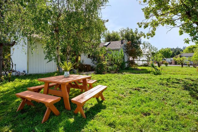 431 Sexton Rd, Sebastopol, CA 95472