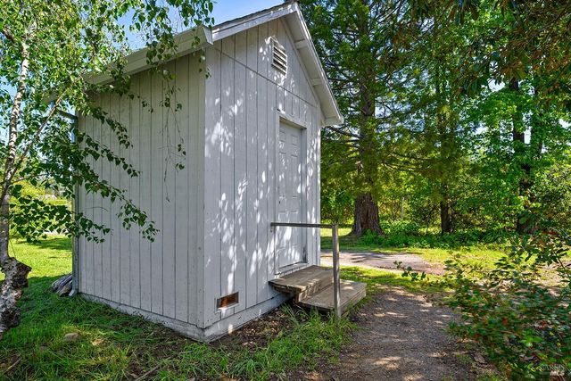 431 Sexton Rd, Sebastopol, CA 95472