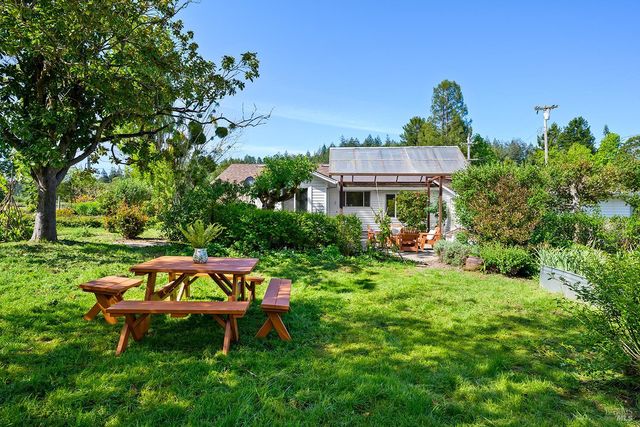 431 Sexton Rd, Sebastopol, CA 95472
