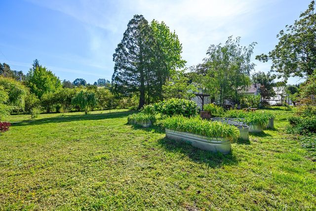 431 Sexton Rd, Sebastopol, CA 95472