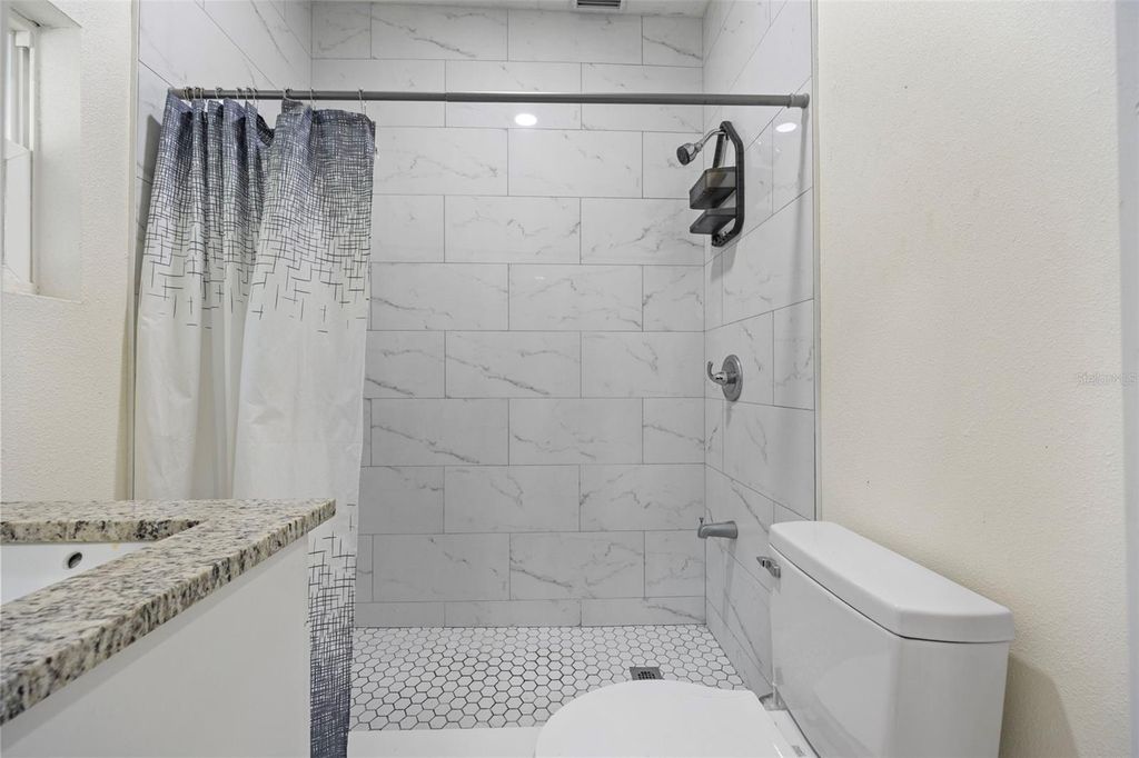 Image 14 of property listing at 2807 LOCICERO DRIVE, Tampa, FL 33619