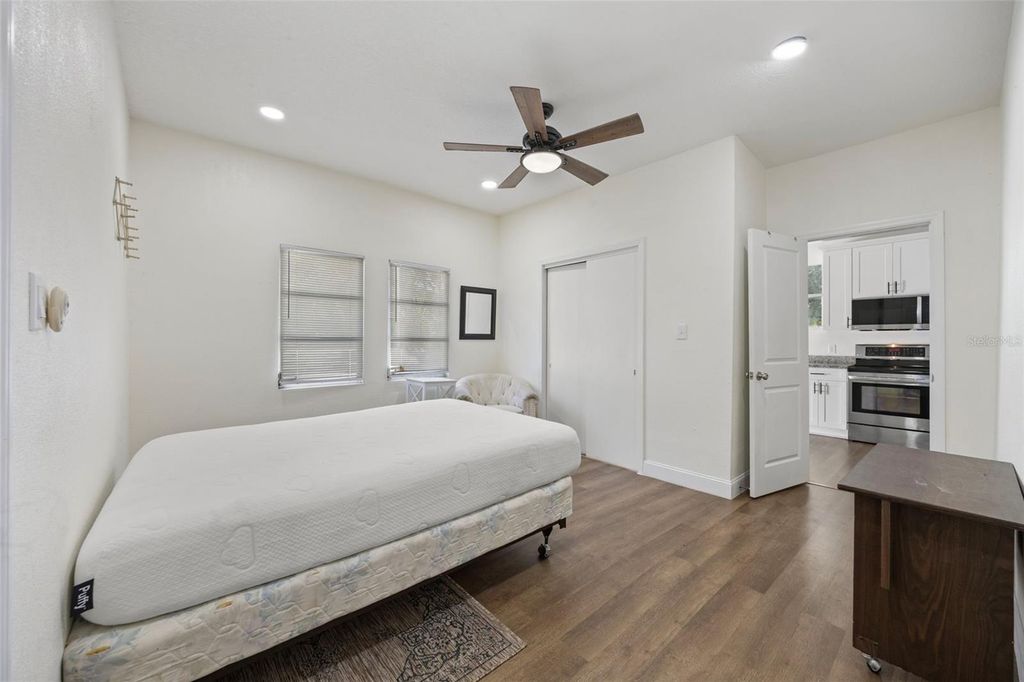 Image 16 of property listing at 2807 LOCICERO DRIVE, Tampa, FL 33619