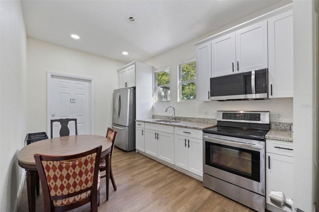 Image 26 of property listing at 2807 LOCICERO DRIVE, Tampa, FL 33619