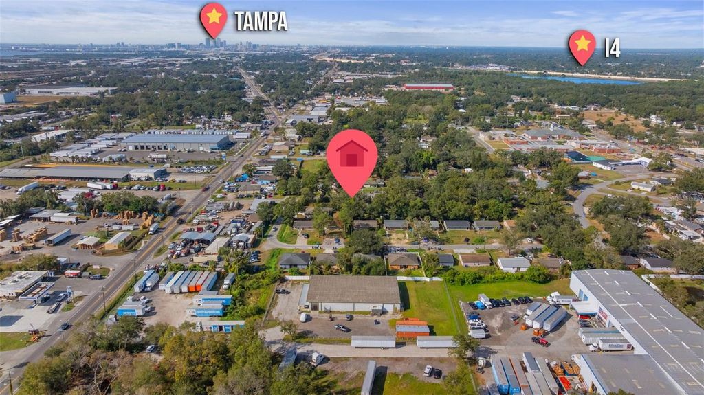 Image 6 of property listing at 2807 LOCICERO DRIVE, Tampa, FL 33619