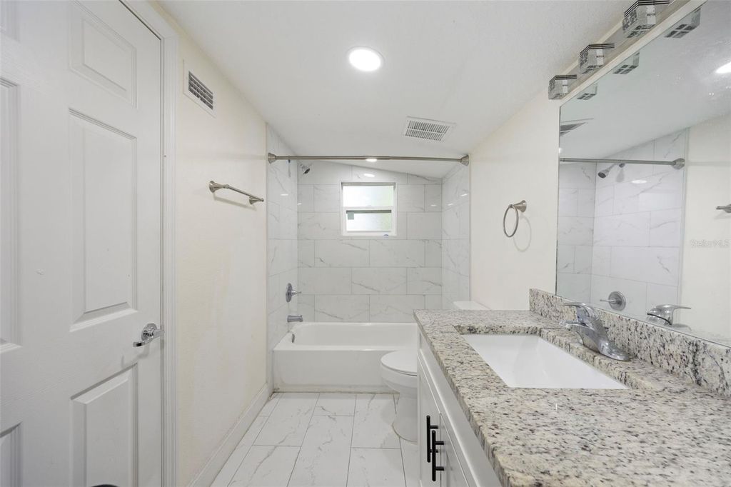 Image 10 of property listing at 2807 LOCICERO DRIVE, Tampa, FL 33619